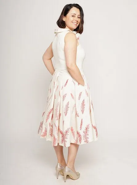Peaces.bio - handbedruckte Biomode Peaces.bio - handbedruckte Biomode Sommerfestkleid Schafgarbe mit Kellerfalten – Produktbild 3 von 3