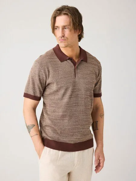 KnowledgeCotton Apparel KnowledgeCotton Apparel Gestricktes Kurzarm-Poloshirt aus Bio-Baumwolle, Braun-shaved-chocolate, – Produktbild 2 von 2