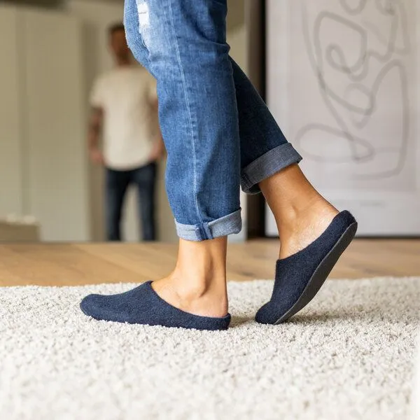 Magicfelt Magicfelt Filz-Hausschuh JU 720 für Damen aus 100% Merino-Wolle - Pantoffel mit komfortabler Filz-Latex-Sohle, Dunkel-blau, – Produktbild 2 von 4