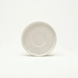 onomao onomao Handgemachte Untertasse aus Steinzeug | Kollektion TRADITIONELL – Produktbild 1 von 1