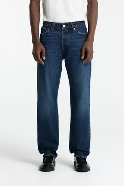 Kings Of Indigo Kings of Indigo Herren vegan Jeans Roy Loose Leg Dunkelblau – Produktbild 1 von 1