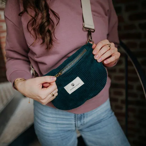 NORDLICHT NORDLICHT Bauchtasche TOMMA Cord aus Bio-Baumwolle, Petrol, – Produktbild 4 von 4