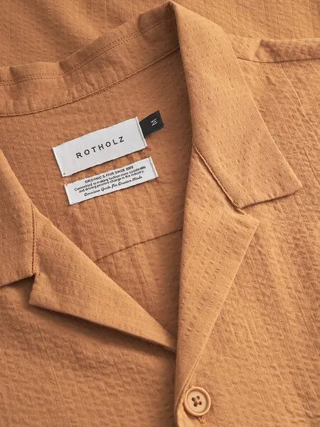 Rotholz Rotholz Bowling Shirt - Unisex aus Bio-Baumwolle, Karamel (braun), – Produktbild 2 von 4
