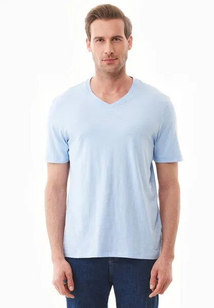 ORGANICATION ORGANICATION Basic T-Shirt aus Bio-Baumwolle mit V-Ausschnitt, Blau(powder blue), – Produktbild 1 von 4