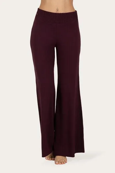 Urban Goddess Urban Goddess Weite Yogahose Flow mit Bambus viskose, Fig (lila), – Produktbild 2 von 4