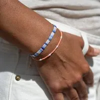 juni juni Blaues Armband "Cielo" - einzeln oder im Set mit apricot Perlenarmband - individuell verstellbar - handgemacht in Deutschland – Produktbild 1 von 1