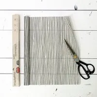Kumanu von Natur aus gut Kumanu - von Natur aus gut Bienenwachstuch-Rolle "Frischefritz" | 34x130cm, Kumanu streif, – Produktbild 1 von 1