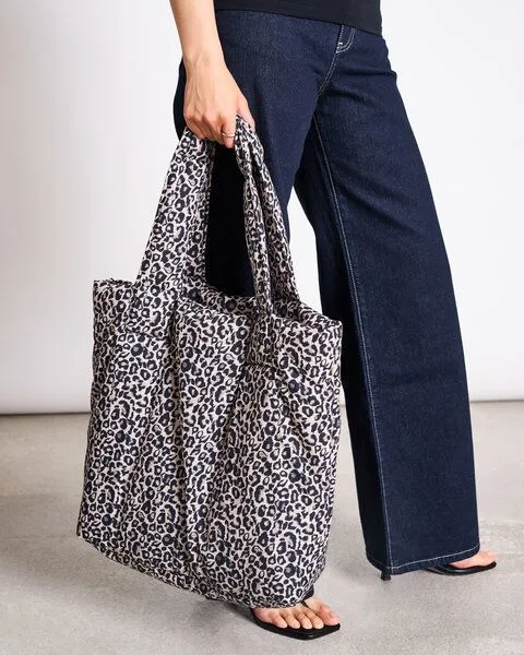 JAN N JUNE JAN N JUNE PADDED SHOPPER SMOL, Leo print, – Produktbild 1 von 3