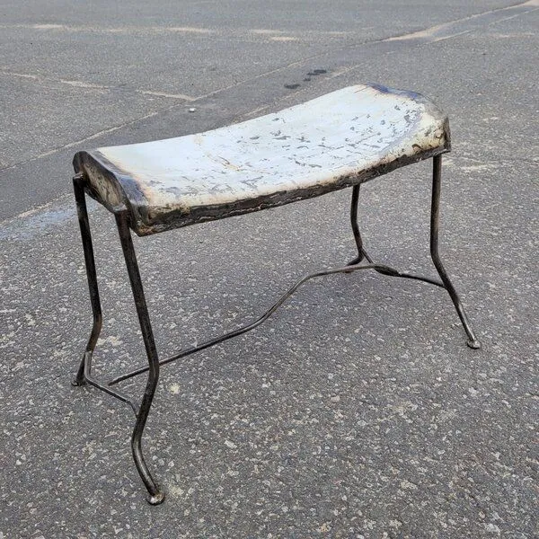 Moogoo Creative Africa Moogoo Creative Africa Hocker aus alten Ölfässern und Tanks, Weiss, – Produktbild 1 von 2