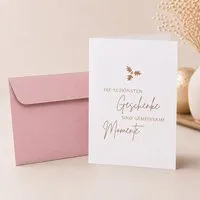 Bow & Hummingbird Bow & Hummingbird Edle Weihnachtskarte mit Spruch „Die schönsten Geschenke sind gemeinsame Momente“ – Produktbild 1 von 1
