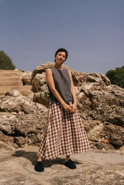 AmourLinen AmourLinen Rosie Leinenoberteil mit Bändern, Holzkohle, – Produktbild 2 von 3
