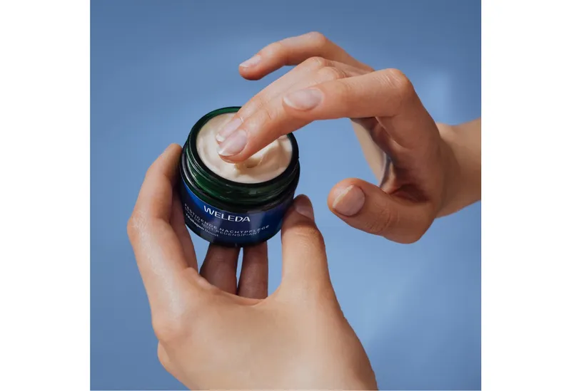 Weleda Weleda Blauer Enzian Festigende Nachtpflege – Produktbild 7 von 8