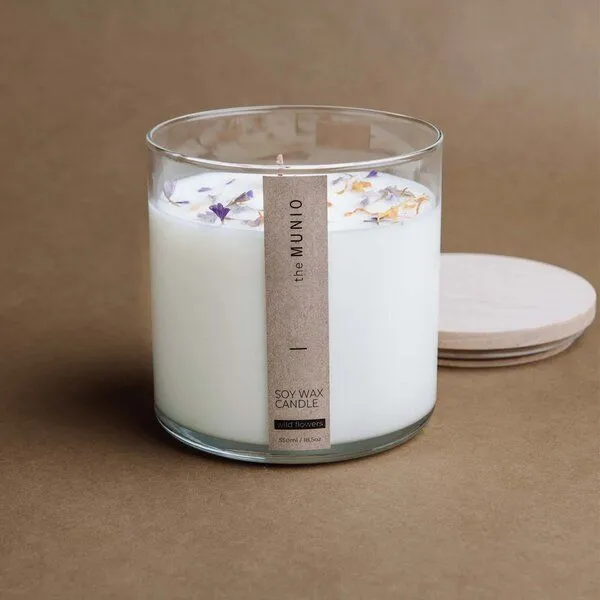 Munio Candela Munio Candela große Bio-Sojawachskerze im Glas mit Holzdochten & Duft, Wildblume (duft: rose), – Produktbild 1 von 3