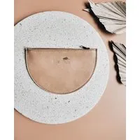 lille mus lille mus Veganes Täschchen 'Halbmond' aus Kunstleder, Beige, – Produktbild 1 von 1