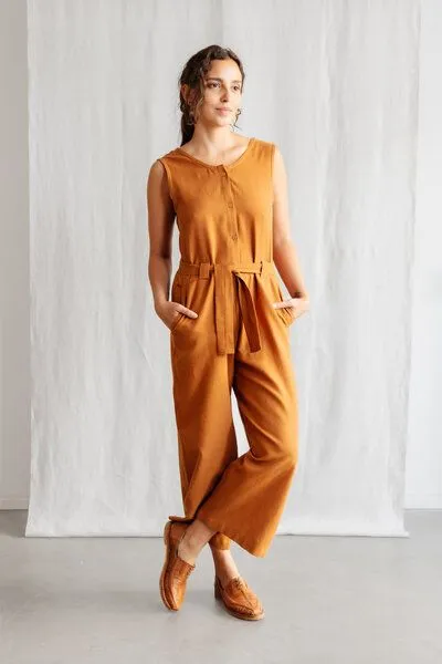 Jyoti - Fair Works Jyoti - Fair Works Baumwoll Jumpsuit Daksha, Haselnuss, – Produktbild 1 von 4