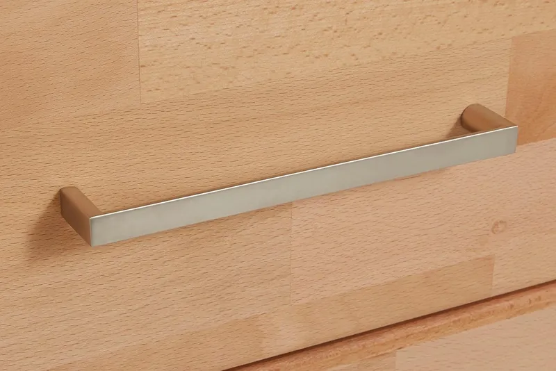 OTTO home Lowboard Logo,160cm breit,42 cm tief, Fronten Massivholz, Kabeldurchführung, Korpus Holzwerkstoff,62 cm hoch, 5 Fächer, Metallgriffe, Braun, – Produktbild 5 von 5