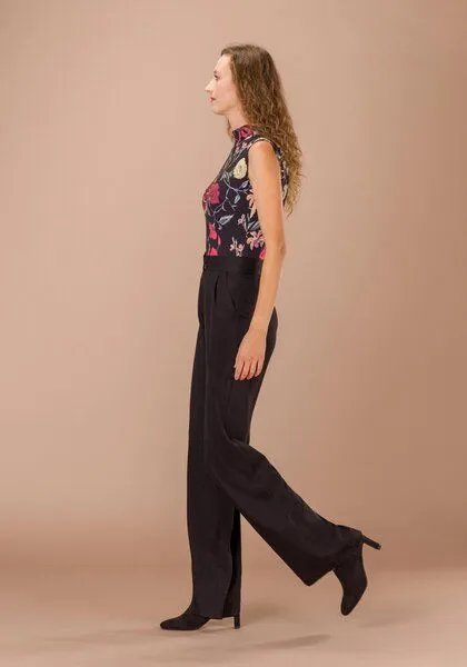 Atelier SNOW Atelier SNOW Set Ärmelloser Body + Marlenehose Elena aus Bio-Lyocell, Camellia, – Produktbild 4 von 4