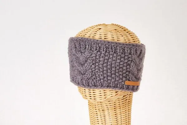 short'n'pietz short'n'pietz Schurwollstirnband mit senkrechtem Zopfmuster, handgestrickt, Taupe, – Produktbild 1 von 2