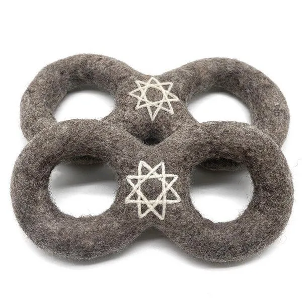 Wooliie Wooliie Alchemy Creation Infinity Ring – handgefertigtes Spielzeug aus 100 % naturbelassener Schurwolle – Produktbild 1 von 3