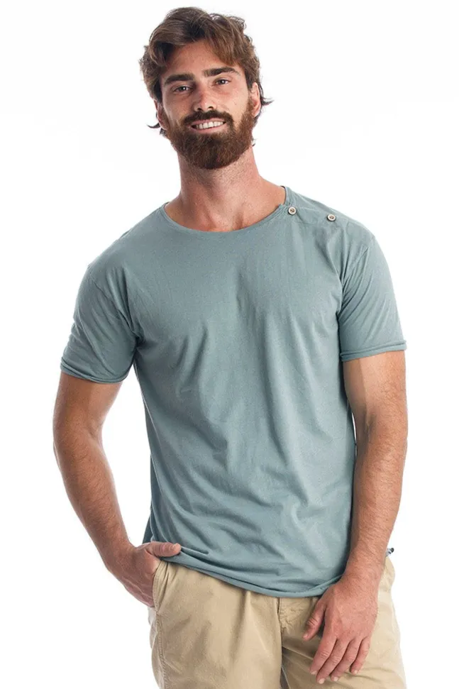 RAVENS VIEW IBIZA RAVENS VIEW IBIZA Herren vegan Tee Egan Knopf Chinois Grün, Grün, – Produktbild 2 von 2
