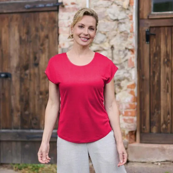 Kokon Zwo Kokon Zwo Basic Shirt mit überschnittenem Arm 43% Seide (peacesilk), 17% Leinen, Viva magenta, – Produktbild 1 von 1