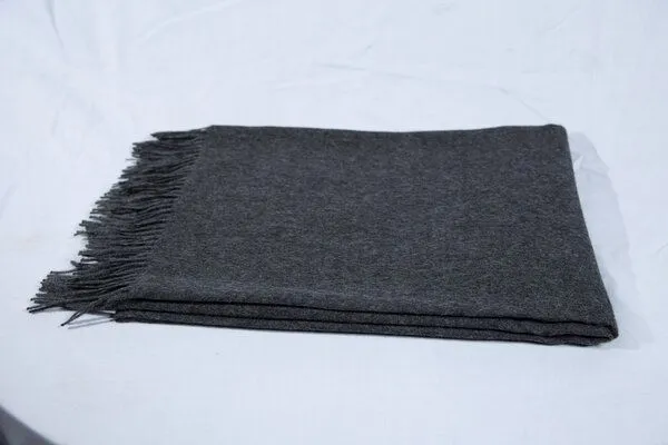 Alpenleder Alpenleder Alpaka-Decke, Anthrazit, – Produktbild 1 von 2