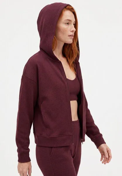 ORGANICATION ORGANICATION JENNIFER | Waffel-Hoodiejacke aus Bio-Baumwolle & recyceltem Polyester, Red, – Produktbild 5 von 5