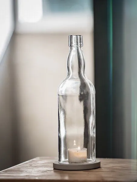MaBe MaBe Tischleuchte + Windlicht aus der Whisky Flasche 2in1, Transparent, – Produktbild 1 von 4
