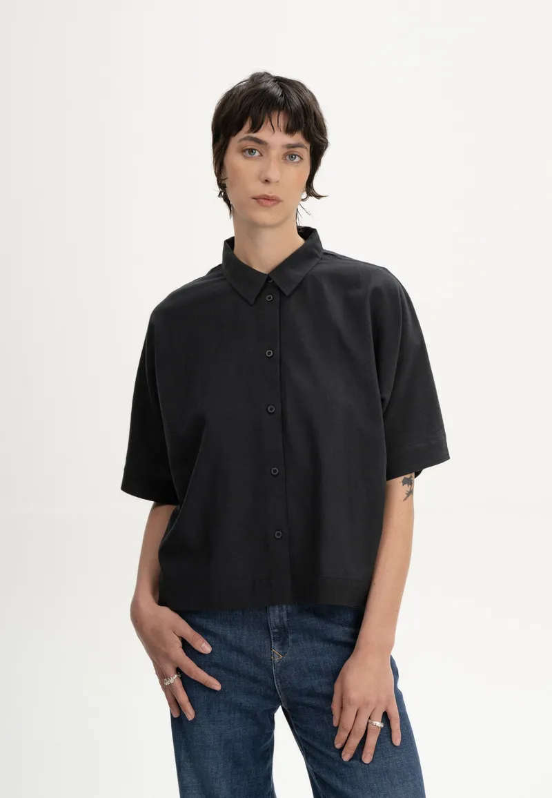 MELA MELA Damen vegan Shirt Kurzarm Rinara Charcoal Schwarz, Schwarz, – Produktbild 1 von 2