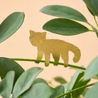 another studio another studio Plant Animal - Design Pflanzendekoration - Figuren aus Messing, Roter panda, – Produktbild 1 von 1