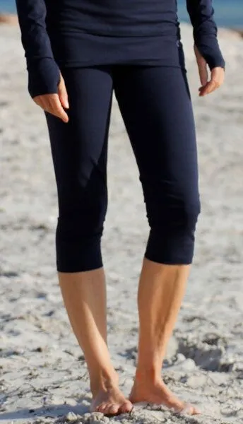 ESPARTO ESPARTO ¾ Yogahose Capri "Thanda", Nachtblau, – Produktbild 2 von 3