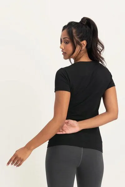 Urban Goddess Urban Goddess Hamsa Core Yoga Tee aus Bio-Baumwolle, Onyx black (schwarz), – Produktbild 3 von 4