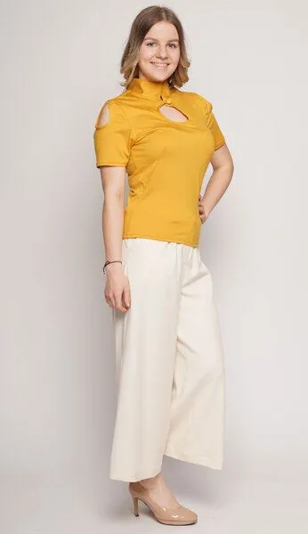Peaces.bio - handbedruckte Biomode Peaces.bio - handbedruckte Biomode Elegante Stehkragenbluse, Gelb, – Produktbild 2 von 2
