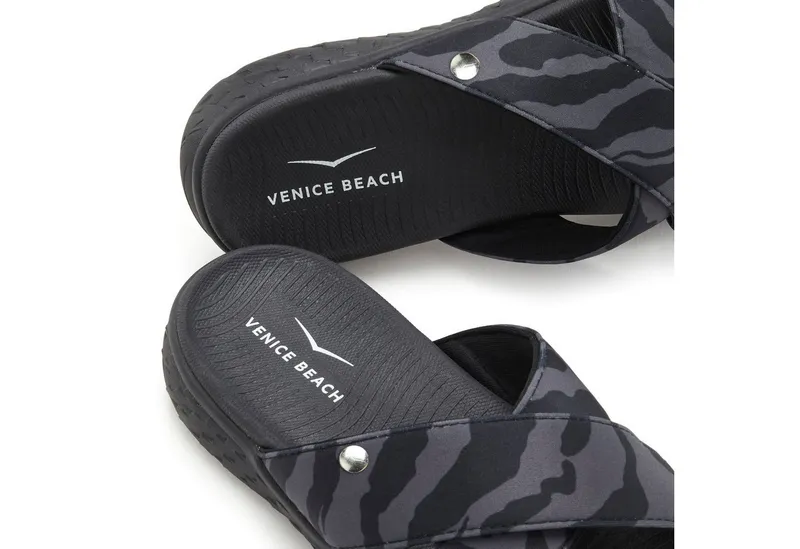 VENICE BEACH VENICE BEACH Sandale, Badeschuh, Sommerschuhe, Badelatsche, Flip Flop, Badeschlappe Badepantolette mit wasserabweisender und leichter Sohle VEGAN, Grau|schwarz, – Produktbild 5 von 5