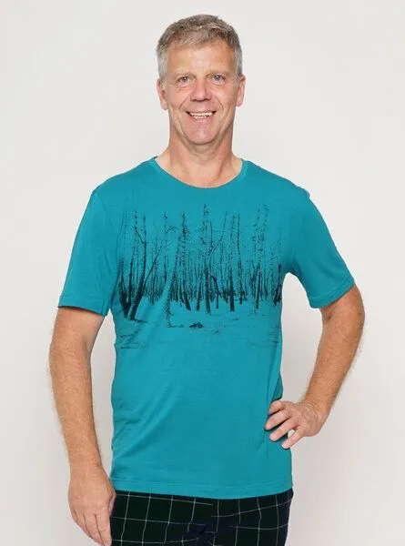 Peaces.bio - handbedruckte Biomode Peaces.bio - handbedruckte Biomode Lieber Wieder Shirt Herren Woodland, Türkis, – Produktbild 2 von 3