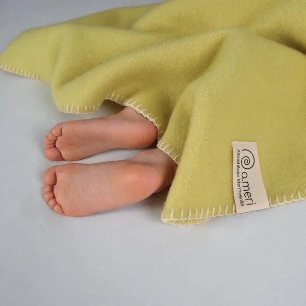 a.meri a.meri Merino-Babydecke KINDING – 100% Schurwolle | Made in Bavaria, Magerrasen (gelb), – Produktbild 1 von 4