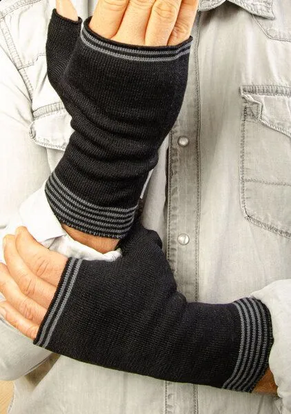 LANARTO slow fashion LANARTO slow fashion Handwärmer Herren mit Daumen aus mulesingfreier Merinowolle made in germany, Schwarz, – Produktbild 1 von 2