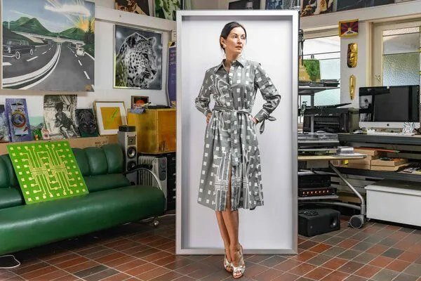 Sophia Schneider-Esleben Sophia Schneider-Esleben Hope - Damenkleid aus Bio-Baumwolle, Chip grau, – Produktbild 3 von 3