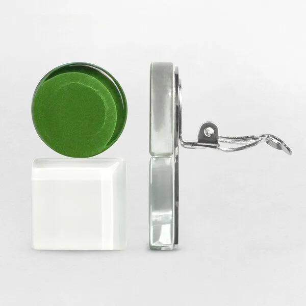 ALEXASCHA ALEXASCHA Geometrische Clip Ohrringe aus Glas | Bauhaus Design | 16 Farbkombinationen, Grün & weiß, – Produktbild 4 von 4