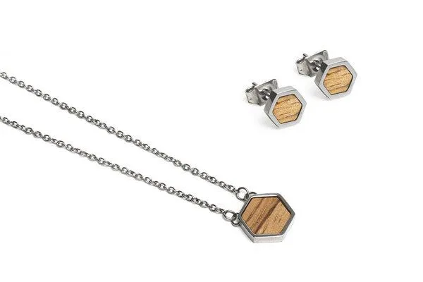 BeWooden BeWooden Hexagon Set - Ohringe + Kette mit Anhänger, Lini, – Produktbild 1 von 1