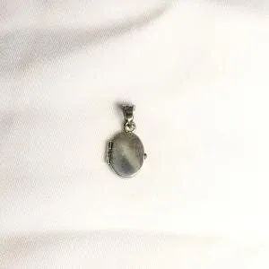 pakilia pakilia Silber Kette Schlicht Amulett Fair-Trade und handmade – Produktbild 4 von 4