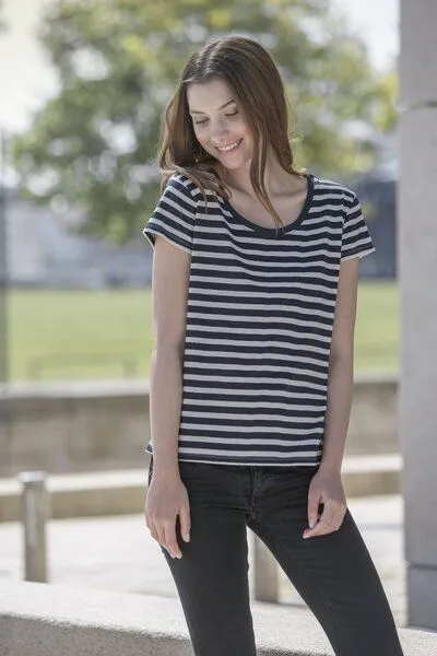 Neutral® - 3FREUNDE Neutral® - 3FREUNDE Frauen T-Shirt Loose Fit, Hellgrau, – Produktbild 2 von 3