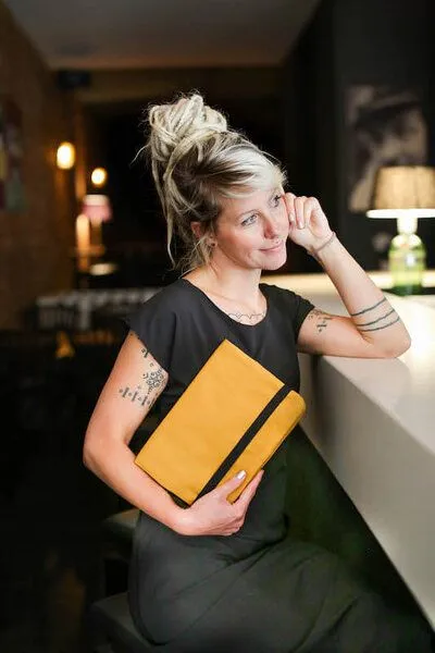 NoniKids Berlin Wickeltasche *Windelclutch* in 3 Farben I NoniKids Berlin, Senf - schwarz, – Produktbild 3 von 4
