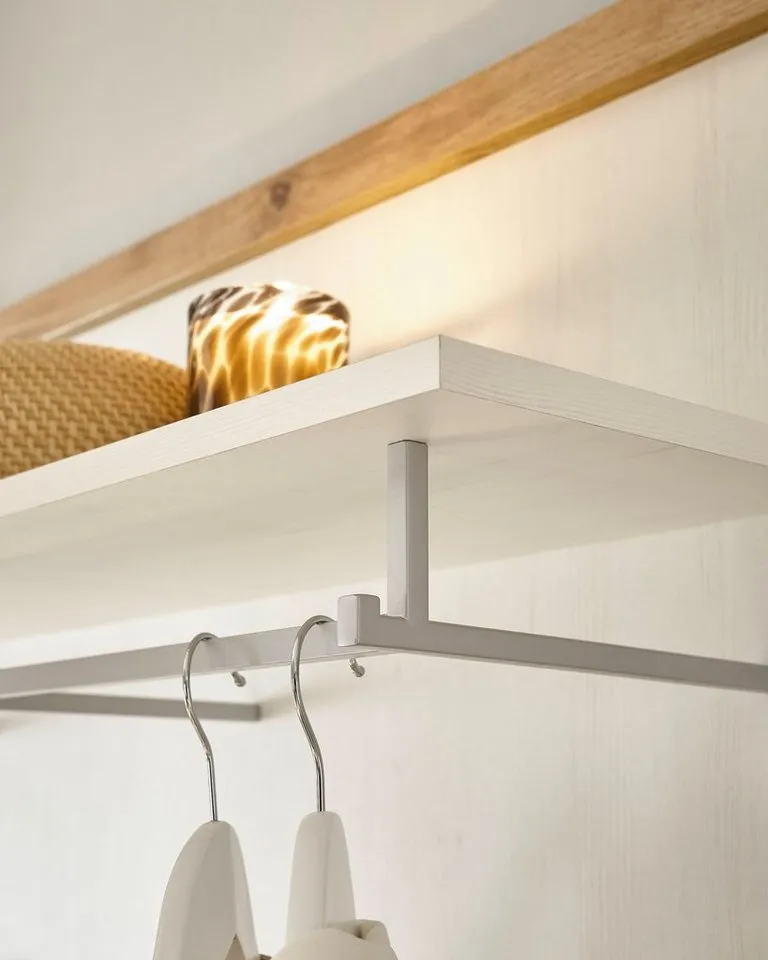 OTTO home Garderobenpaneel Westminster, Wandregal im Landhausstil Flurgarderobe Garderobe Paneel, mit Ablage, Haken & Kleiderstange aus Metall, in 2 Farben erhältlich, Weiß, – Produktbild 5 von 5