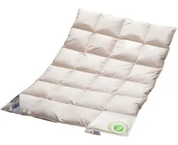 Vitaschlaf Gänsedaunenbettdecke Vitaschlaf® BIO-LUXE-KBA Bettdecken für Sommer Winter Ganzjahresdecke, Füllung: 100% Gänsedaunen, Bezug: 100% BIO-Baumwolle, Bettdecke 135x200 cm, 155x220 cm und weitere Größen – Produktbild 1 von 1