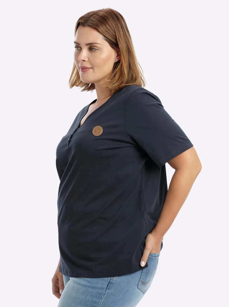 sheego V-Shirt tiefblau, Tiefblau, – Produktbild 1 von 2