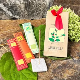 Sundara Sundara Mini-Räucherstäbchen-Set mit 3 Düften und Ständer – Rose/Patchouli/Lemon-Ginger – Produktbild 1 von 1