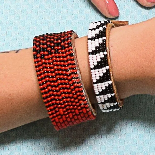 Swahili Coast Swahili Coast Perlenarmband & Armreif - TRI, Schwarz, – Produktbild 3 von 4