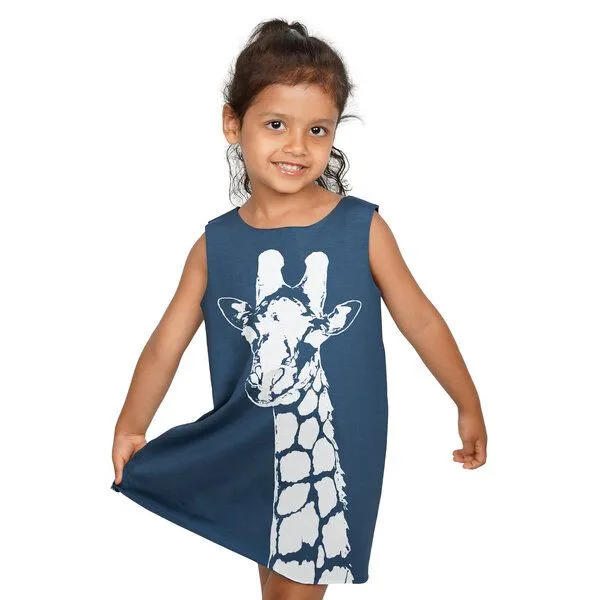 HANDGEDRUCKT HANDGEDRUCKT "Stefanie la Girafe" Kinder Biokleidchen, Jeansblau, – Produktbild 1 von 3
