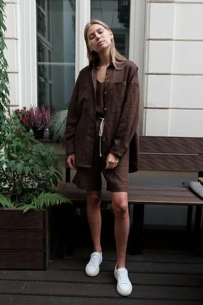 gust. gust. Damen Oversized Hemdbluse aus Leinen - Oversized linen shirt - 100% Bio-Leinen, Brown (braun), – Produktbild 2 von 4